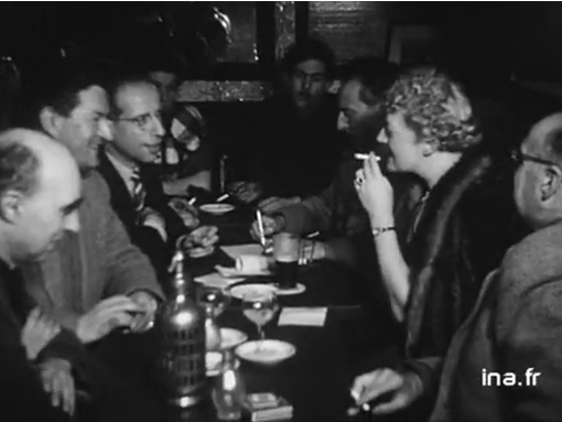 1953_-_le_Jury_autour_d-une_table_de_cafe_